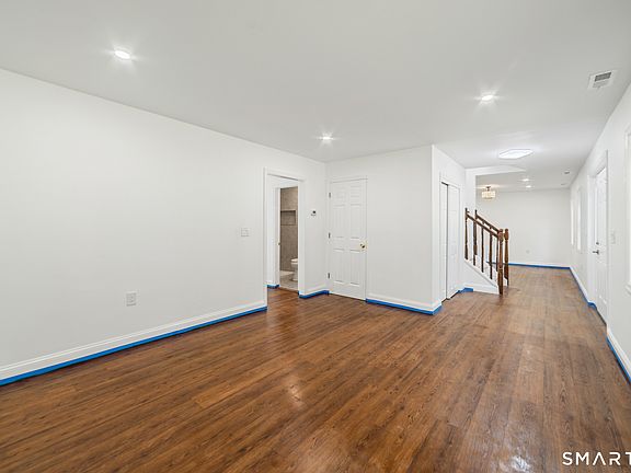 4th image of 1050 Jarvis Street