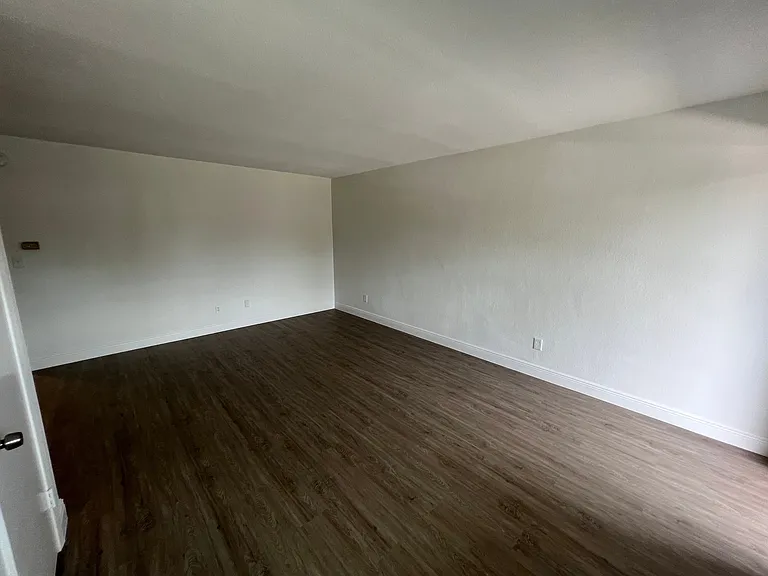 5860 37th Ave N #8 — Photo 3