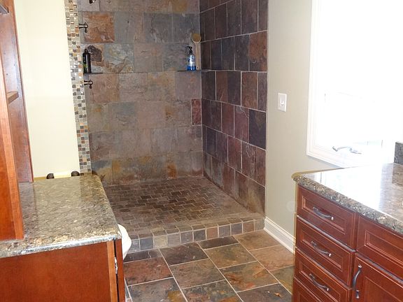 5th image of 8243 Hiawatha Cir