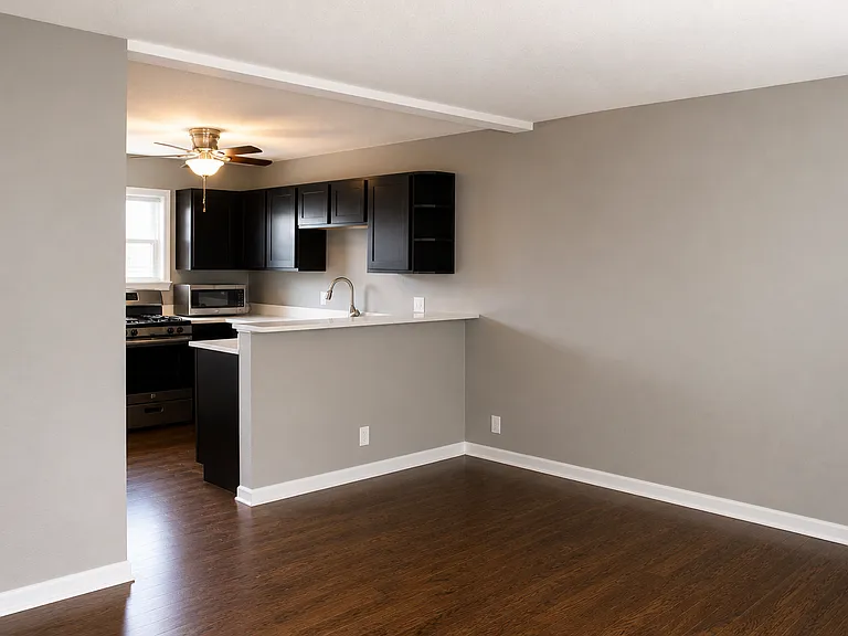 Warwick Court Townhomes — Photo 13