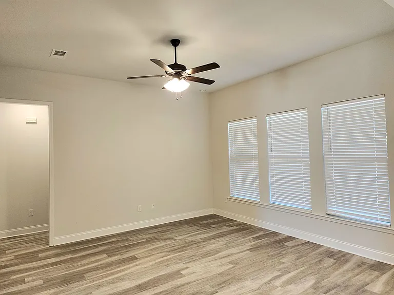 931 Gibson Ct — Photo 9