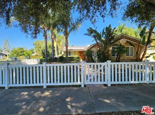 22327 Gifford St, Canoga Park, CA 91303