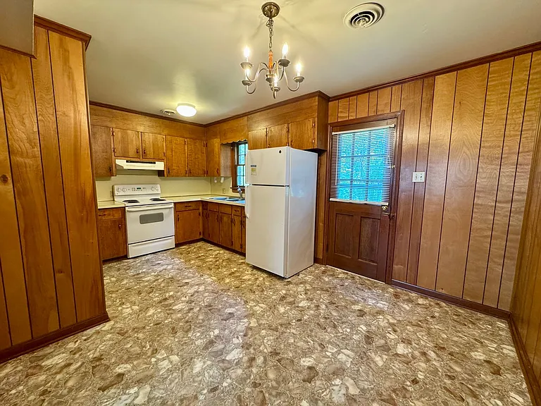 Oakwood Apartments — Photo 4