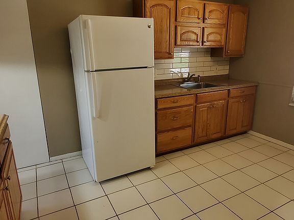 4th image of 2630 Farber Dr