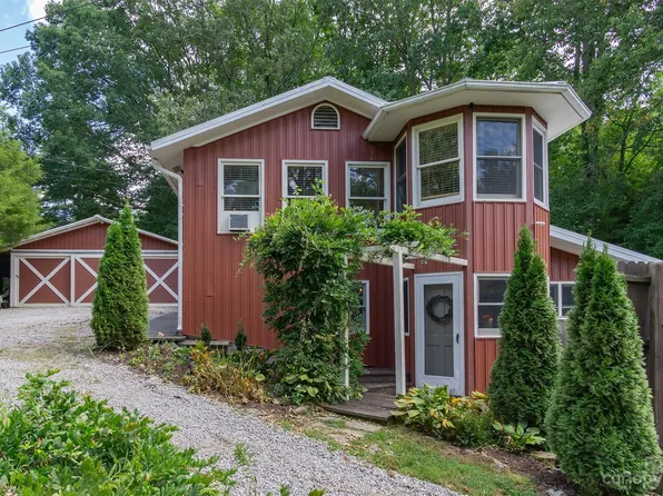 35 Conifer Ct, Fletcher, NC 28732