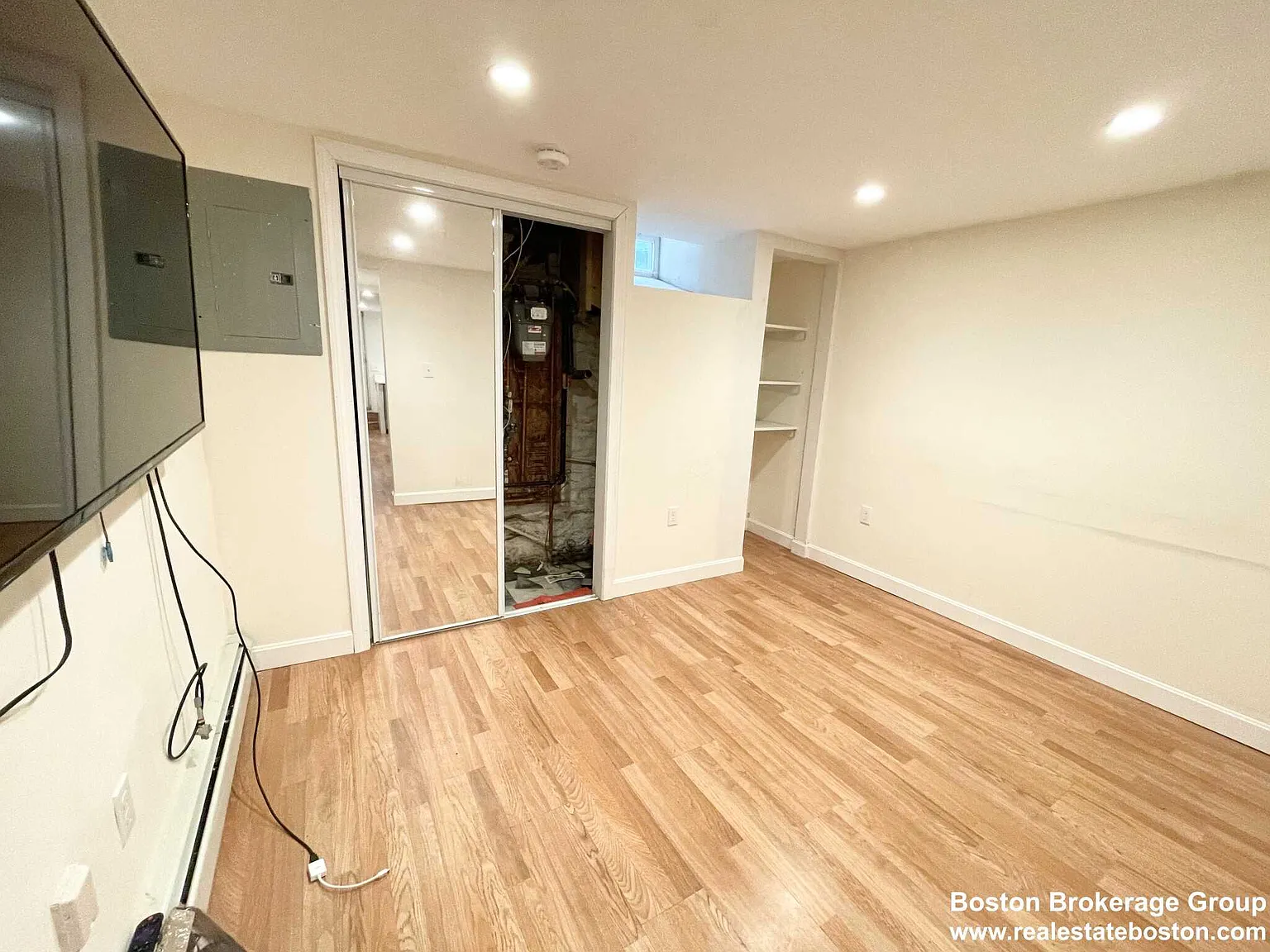 4 bed, $6,800 — Photo 3