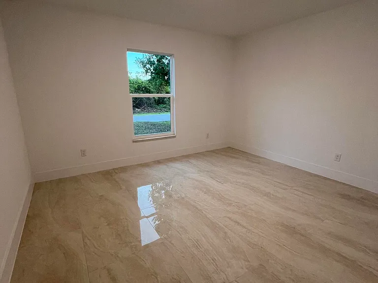 1625 Waneta St SE — Photo 10