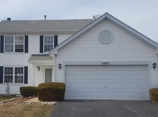 1845 Cambridge Dr, Carpentersville, IL 60110