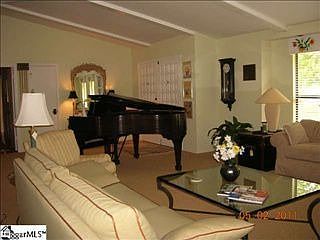 3rd image of 800 Knollwood Dr