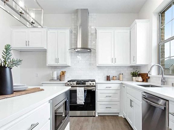 2nd image of 3750 Elwood Ct