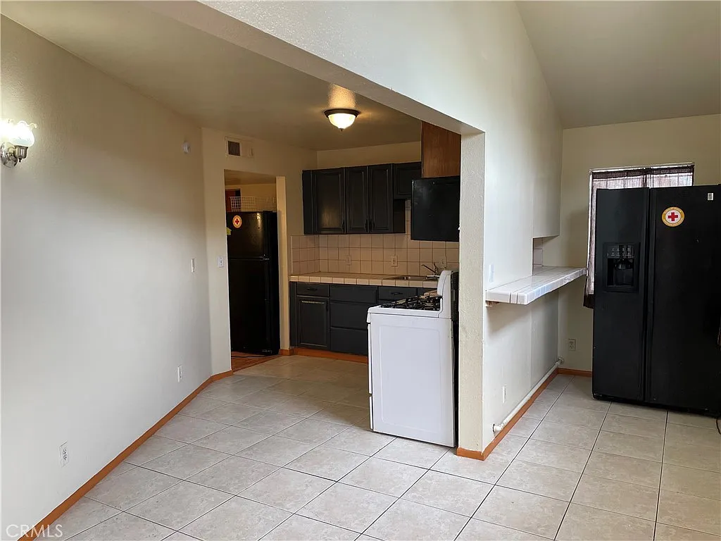 2 bed, 1200 sqft, $2,350 — Photo 4