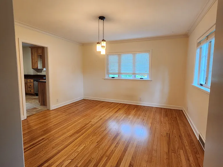 1881 Sherwood Dr — Photo 7