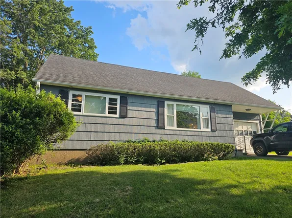 7 Sunset Dr, Norwich, NY 13815