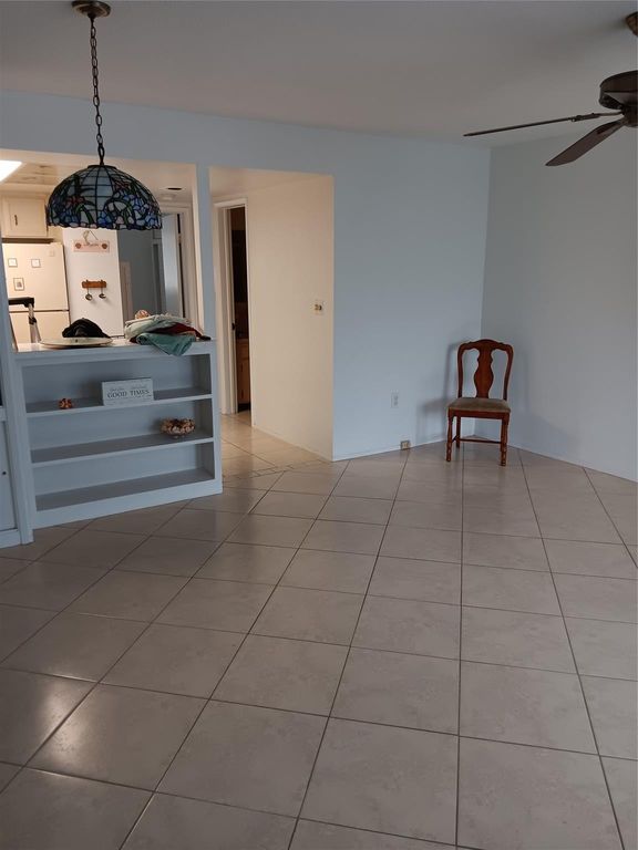1110 N Riverside Drive #26, photo 5