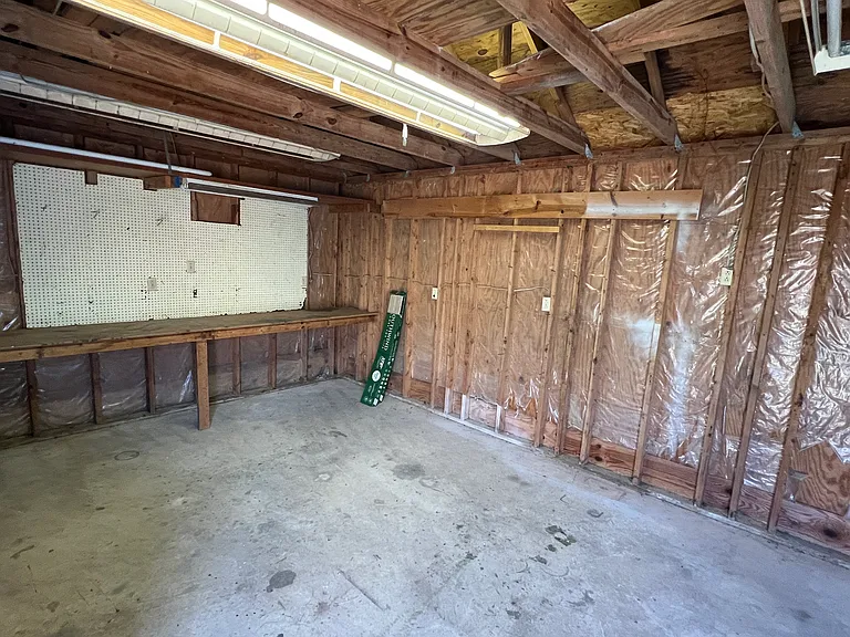 6311 Louisville Ave — Photo 42