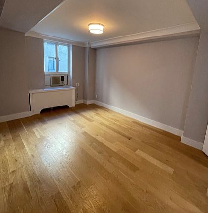 4th image of 752 W End Ave #6AA