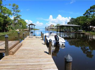 305 W 8th St, Eastpoint, FL 32328