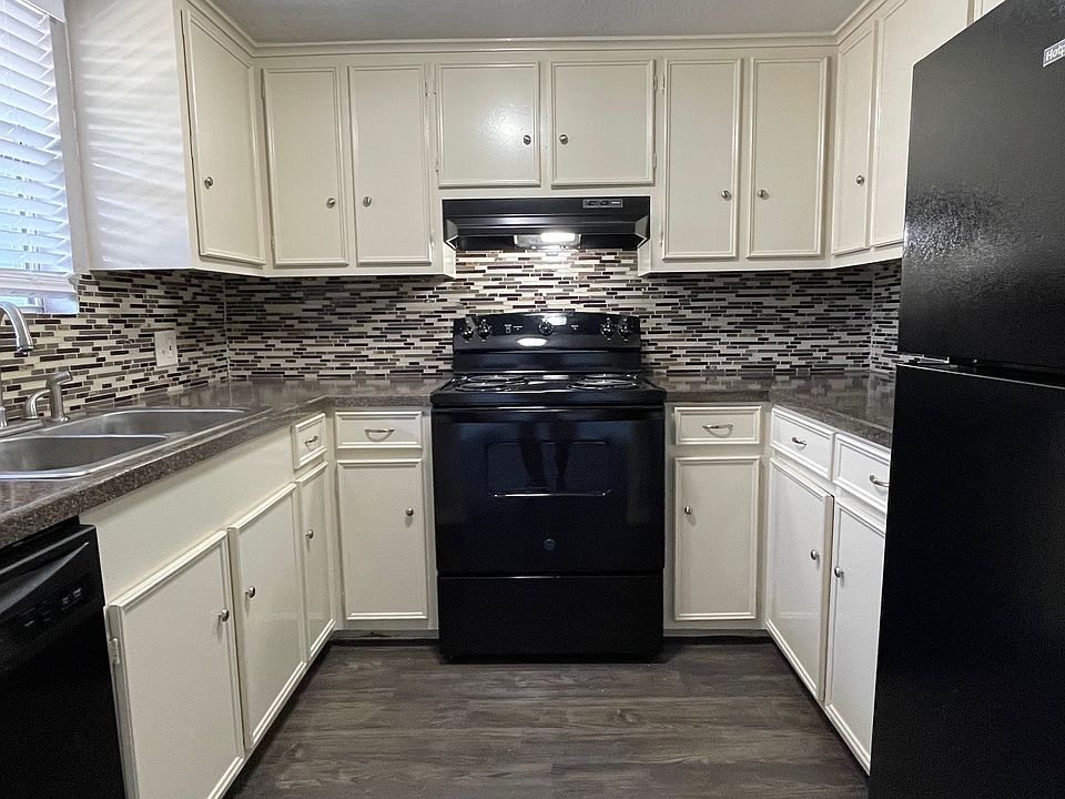 1st image of 200 S Anderson St #1