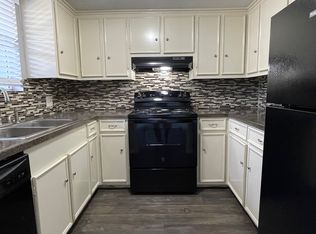 200 S Anderson St #1, Angleton, TX 77515