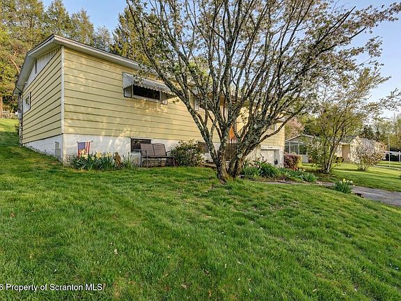 3rd image of 191 Poplar St