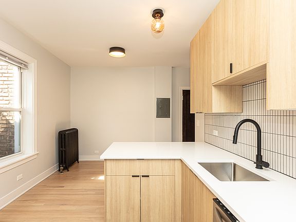 5th image of 4121 W Belle Plaine Ave APT 16