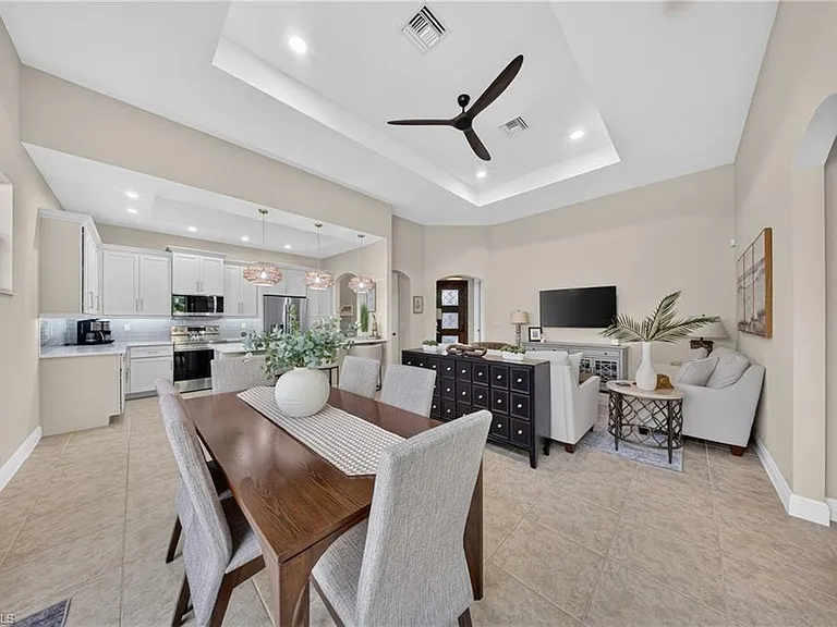 7890 Allende Ln — Photo 16