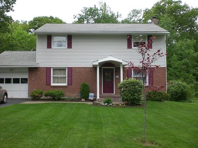 1st image of 21 Weston Dr