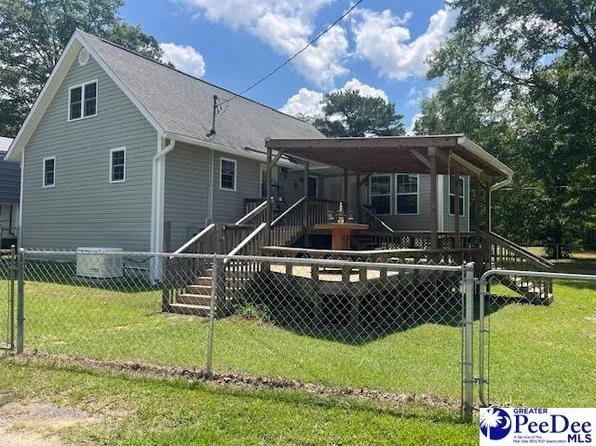 75 Ski Cove Ln, Hartsville, SC 29550