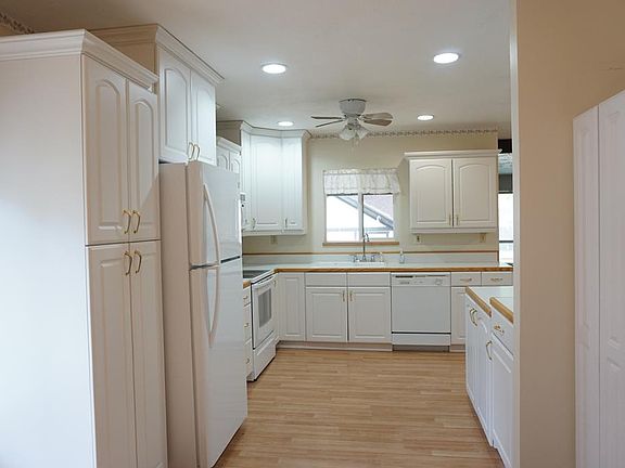 4th image of 246 E 20th St