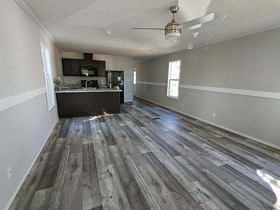 5th image of 5000 Redwood S