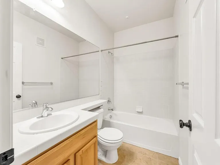 425 Regatta Ln #103 — Photo 26