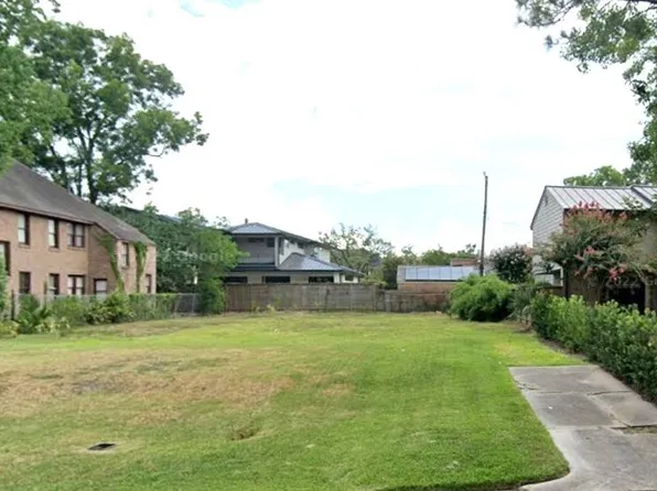 2131 Maroneal St, Houston, TX 77030