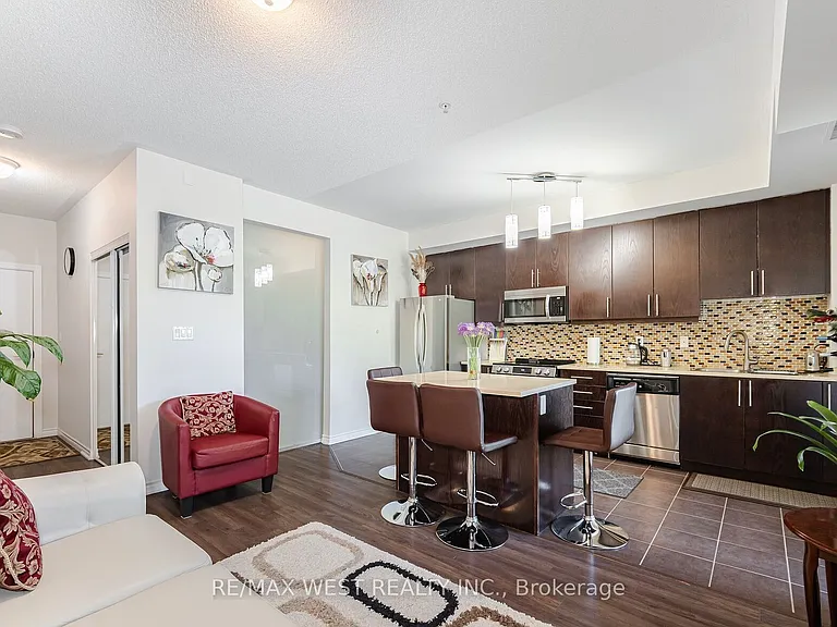 570 Lolita Gdns #209 — Photo 2