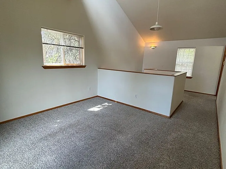 1615 NW Portland Ave — Photo 4