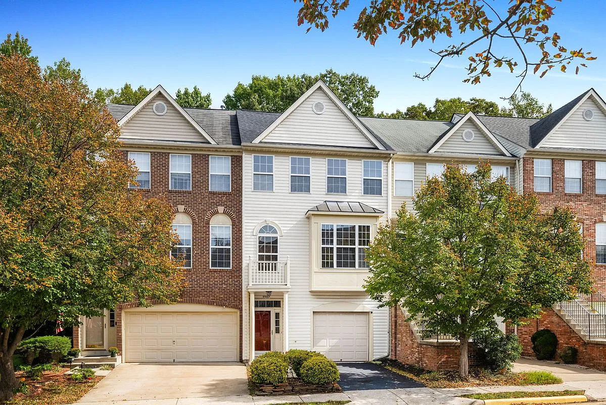 3 bed, 2.5 bath, 1616 sqft, $3,600 — Photo 3