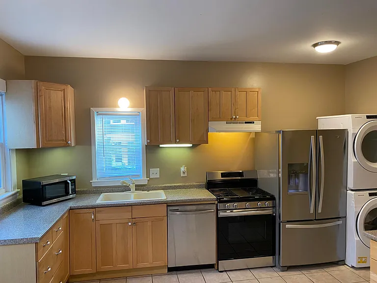 52 Bramhall St #4 — Photo 4