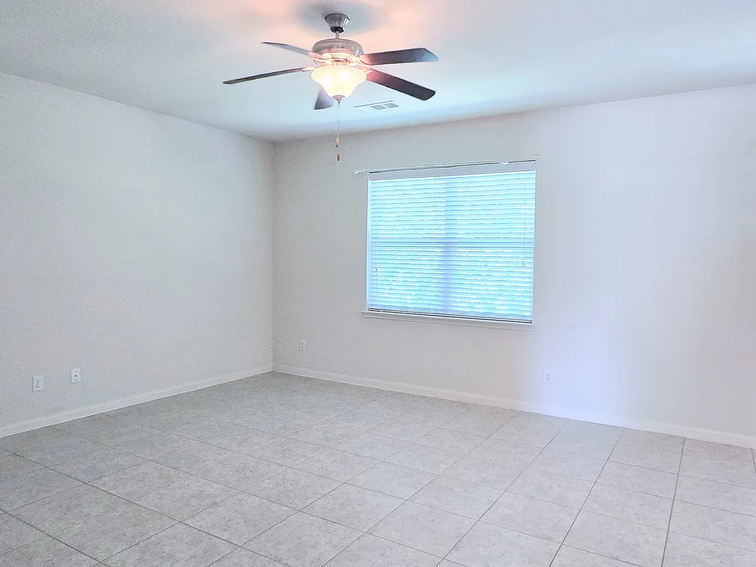 3 bed, 1364 sqft, $1,750 — Photo 2