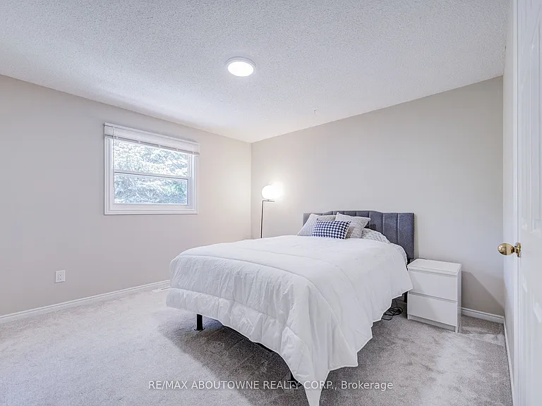1273 Blackthorn Pl — Photo 25