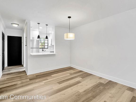 3rd image of 6119 Memorial Hwy #12402436