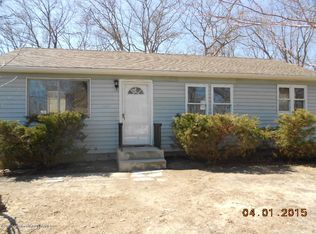 17 Spruce Rd, Howell, NJ 07731