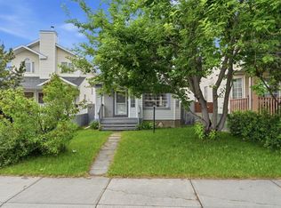 298 E Costa Mesa Close NE, Calgary, AB T1Y6W7