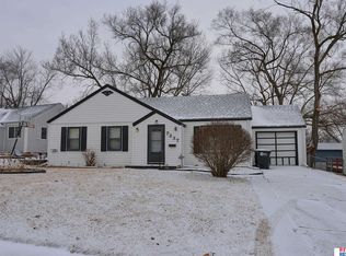 7237 N 35th Cir, Omaha, NE 68112
