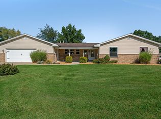 900 Charles St, Morris, IL 60450
