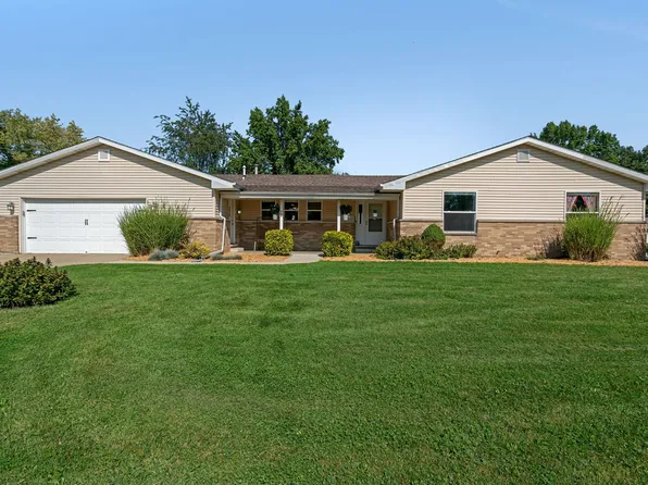 900 Charles St, Morris, IL 60450