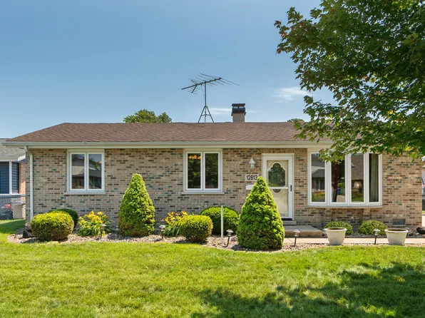 12813 W Playfield Dr, Crestwood, IL 60418