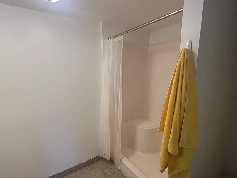 626 Clark Ave — Photo 13