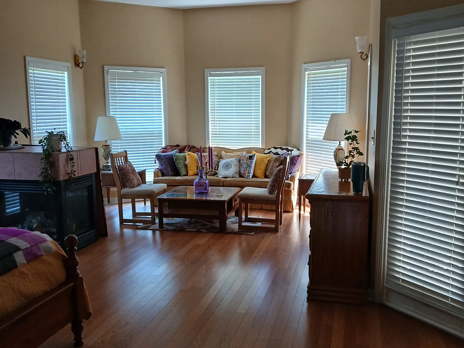 Studio, 1.5 bath, 3192 sqft, $900 — Photo 3