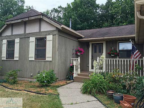 3rd image of 2389 Graystone Dr