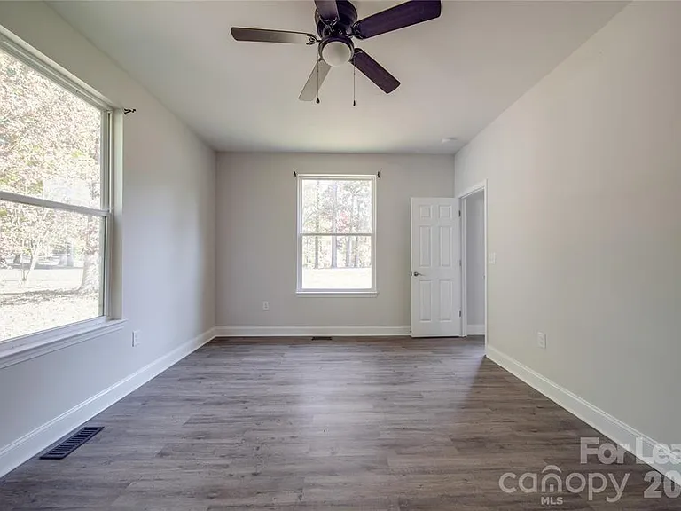 112 Rockwell Ct — Photo 17