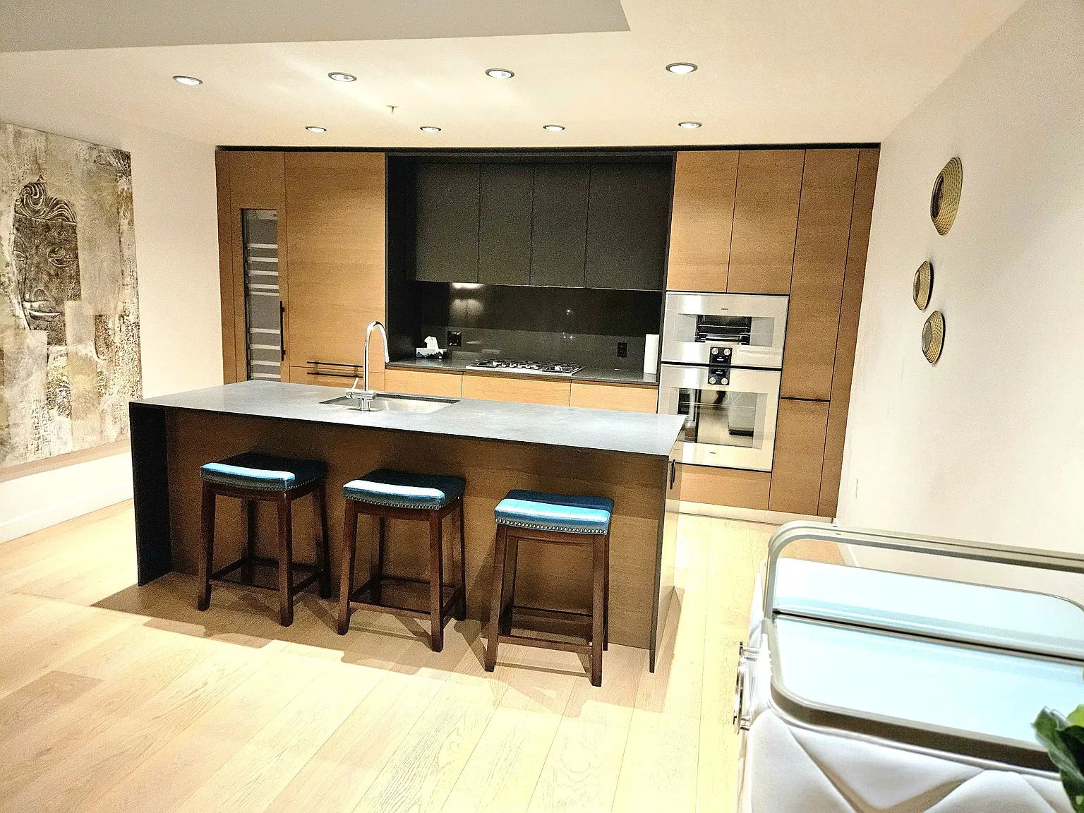 2 bed, 1208 sqft, $6,500 — Photo 2
